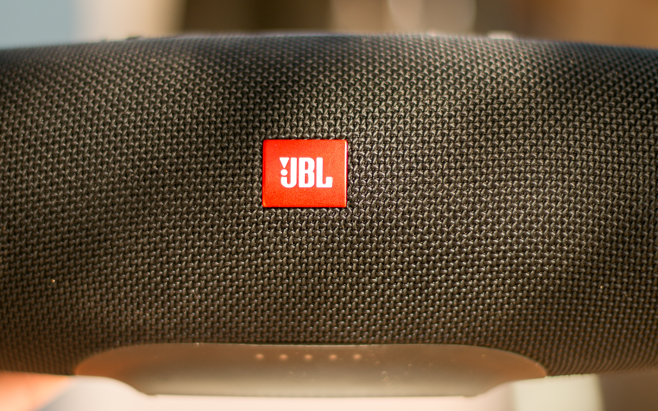 JBL Charge 4 Review: Portable Speaker with plenty of power at its sleeves